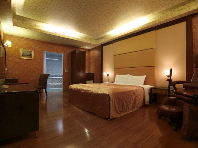 Hua Xiang Motel - Fengshan Kaohsiung Exterior photo